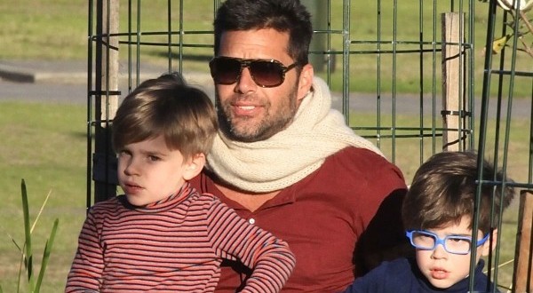 рики мартин с детьми