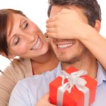 Что подарить на 23 февраля? Подсказки от мужчин