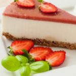 Клубничный чизкейк без выпечки с белым шоколадом