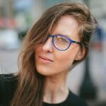 Тренд весны 2017 – очки с голубой оправой